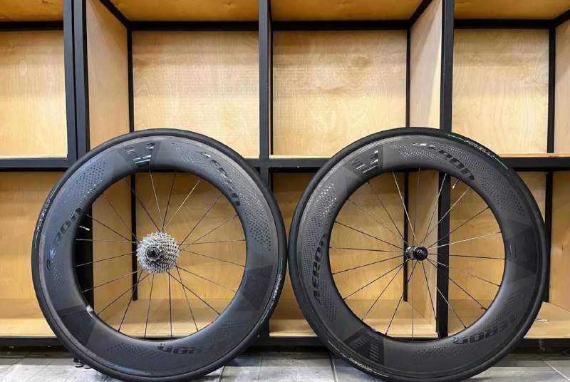 КОМПЛЕКТ КОЛЕС AERON V8 CARBON RIM