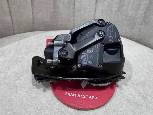 ЗАДНИЙ ПЕРЕКЛЮЧАТЕЛЬ SRAM RIVAL AXS
