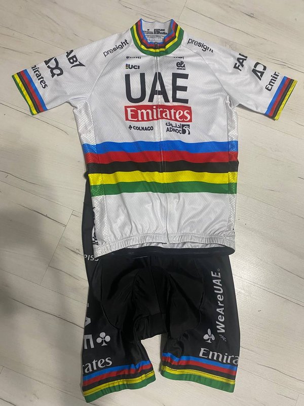 Велокомплект UAE Emirates