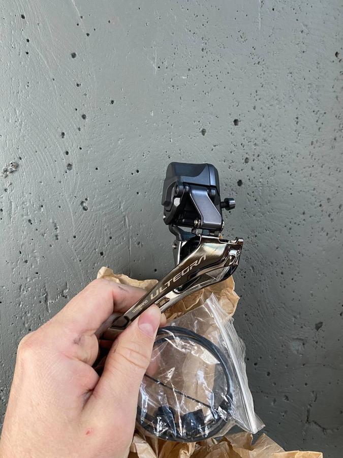 ПЕРЕДНИЙ ПЕРЕКЛЮЧАТЕЛЬ SHIMANO ULTEGRA DI2/12