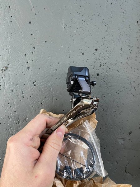 ПЕРЕДНИЙ ПЕРЕКЛЮЧАТЕЛЬ SHIMANO ULTEGRA DI2/12