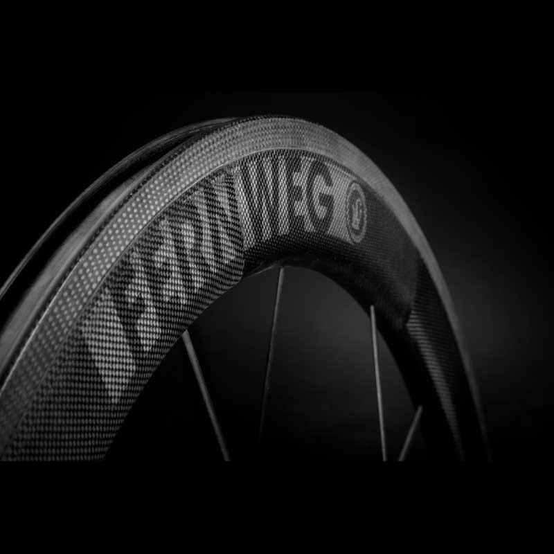 Колесо заднее 28" Lightweight Fernweg 60мм CL 20 spokes