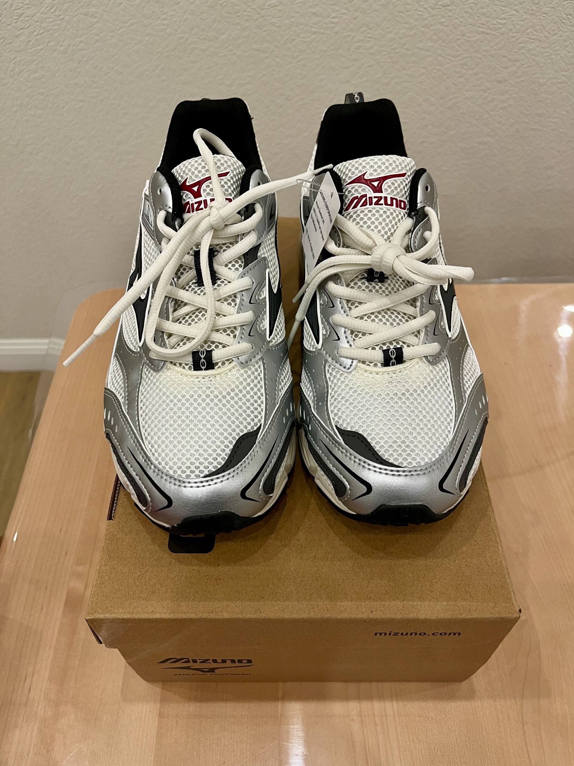 МУЖСКИЕ КРОССОВКИ MIZUNO MXR