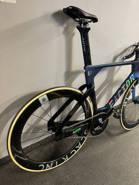 ТРЕКОВЫЙ ВЕЛОСИПЕД FACTOR RAIDEN